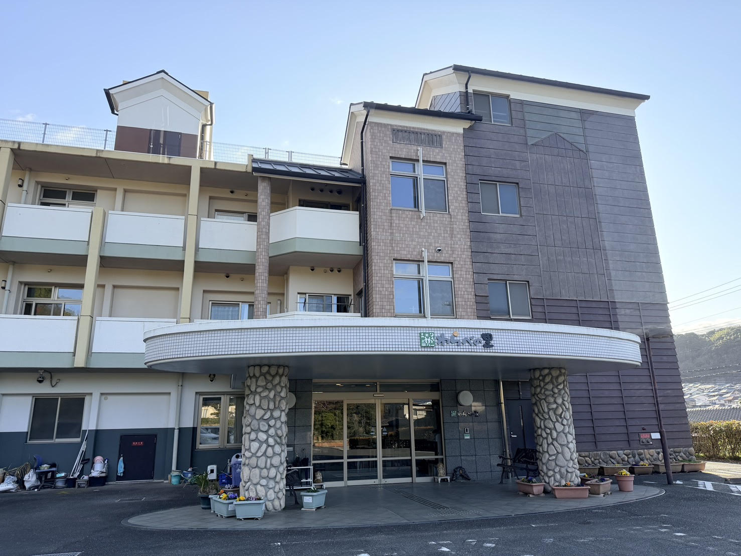 介護付有料老人ホーム わらべの里の画像（1）